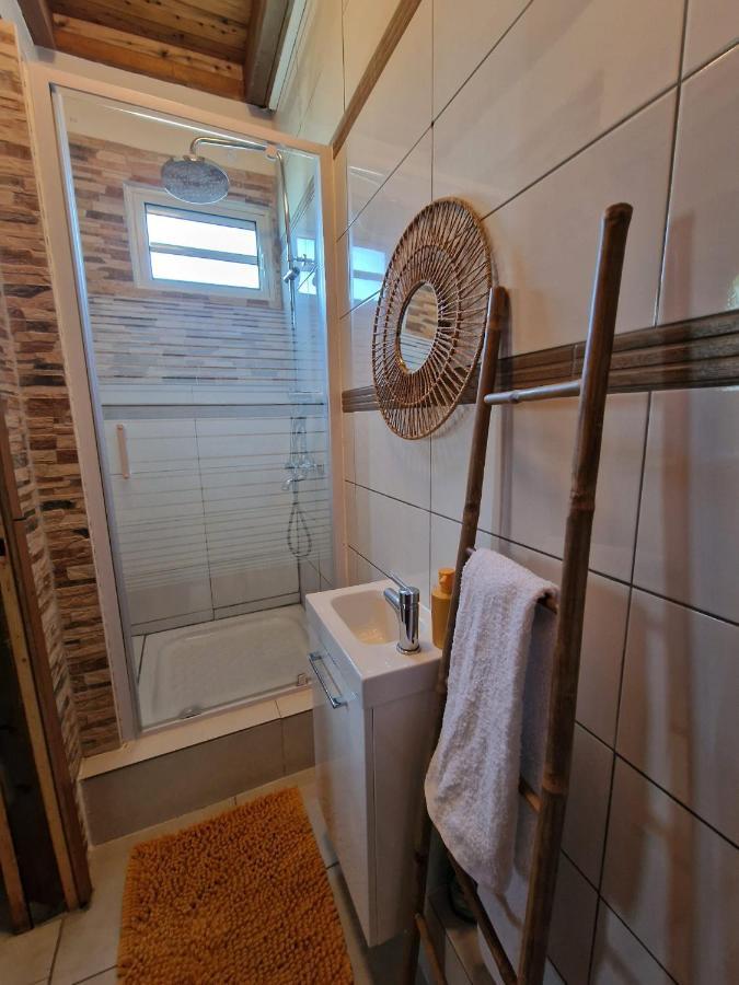 Le Cosy Bungalow De Lili / 5Min De L'Aeroport Les Abymes Luaran gambar